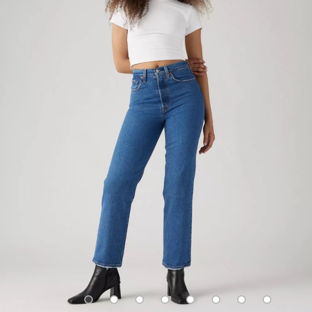 Levi’s Ribcage Ankle Straight Jean, size 26
